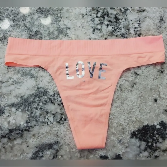 Victoria's Secret 5 Pack of Thongs! NEW!