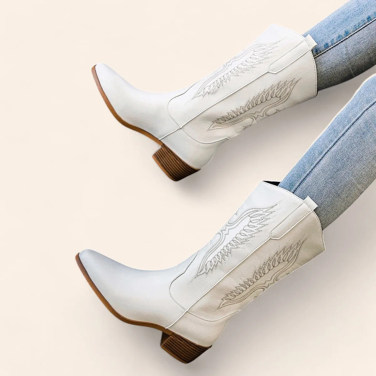 White cowboy boots with bird embroidery - N°117
