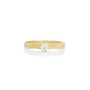 Women's diamond ring