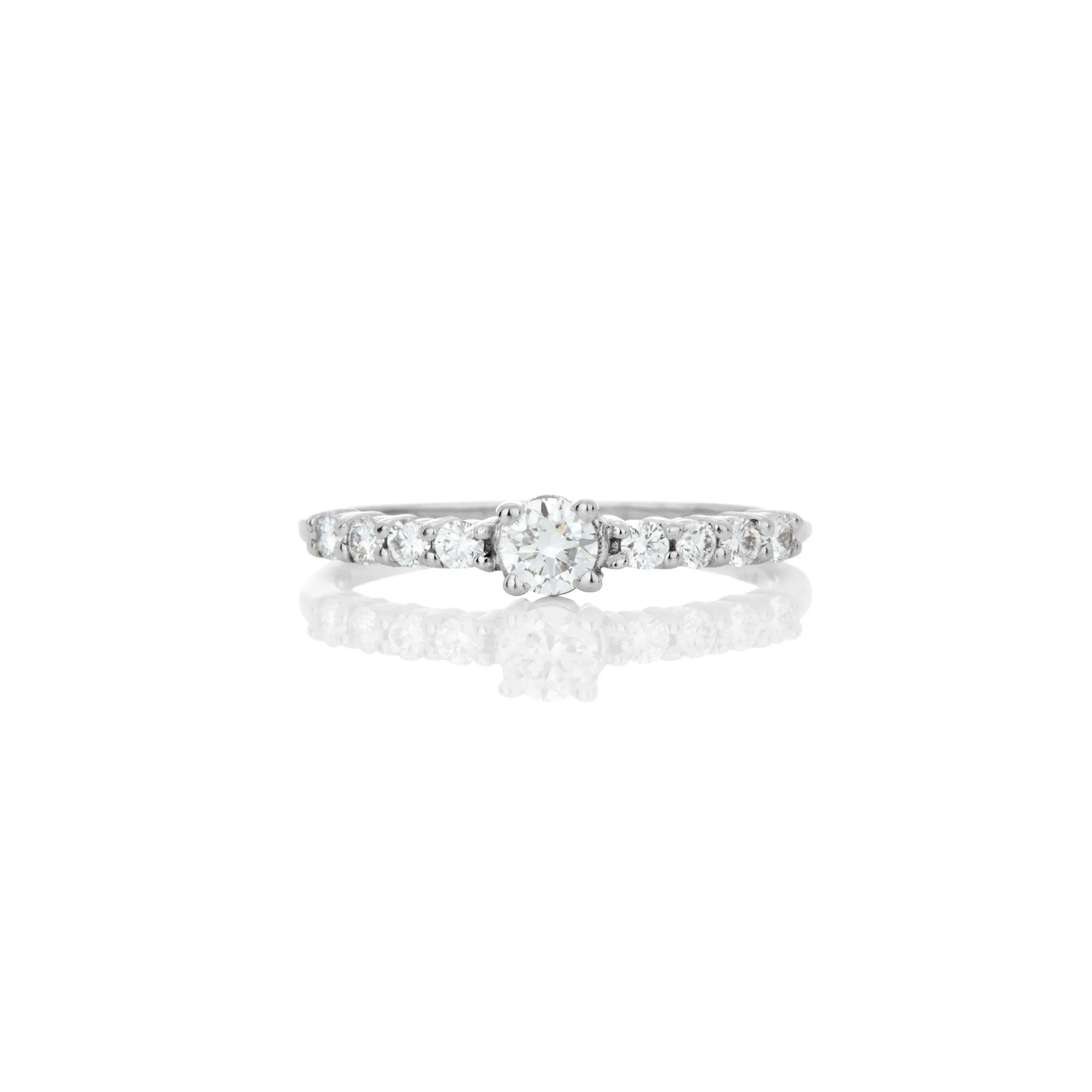 Women's diamond ring