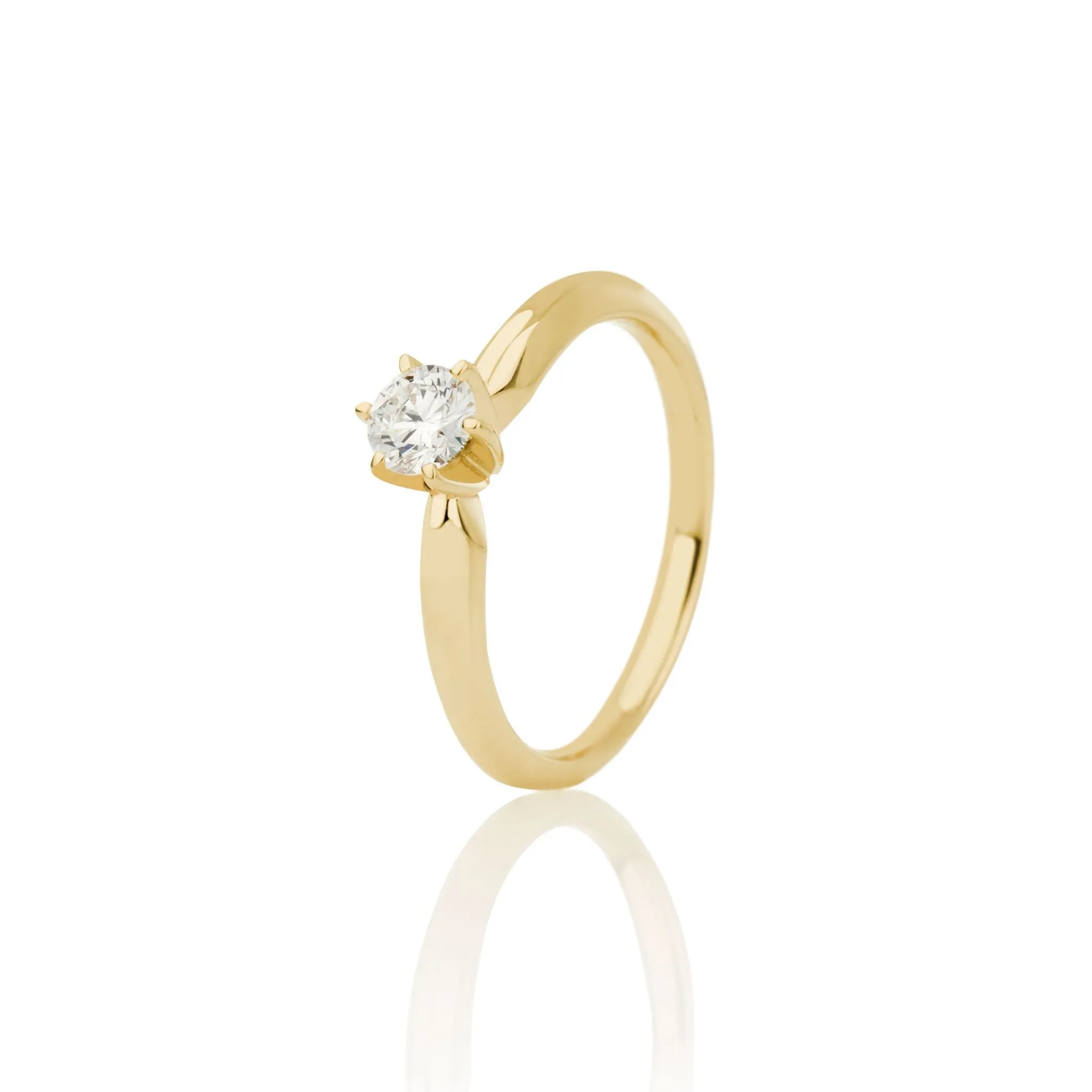 Women's diamond ring