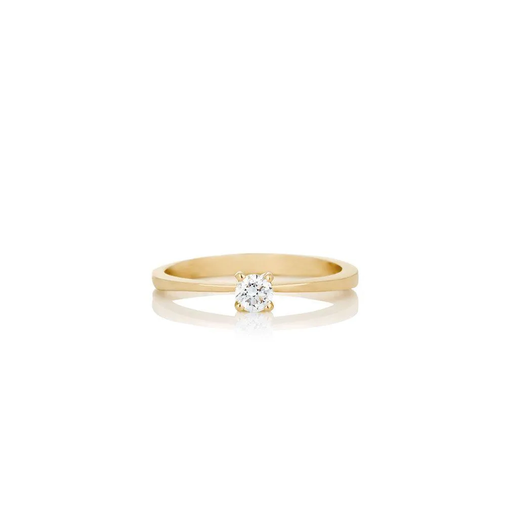 Women's diamond ring