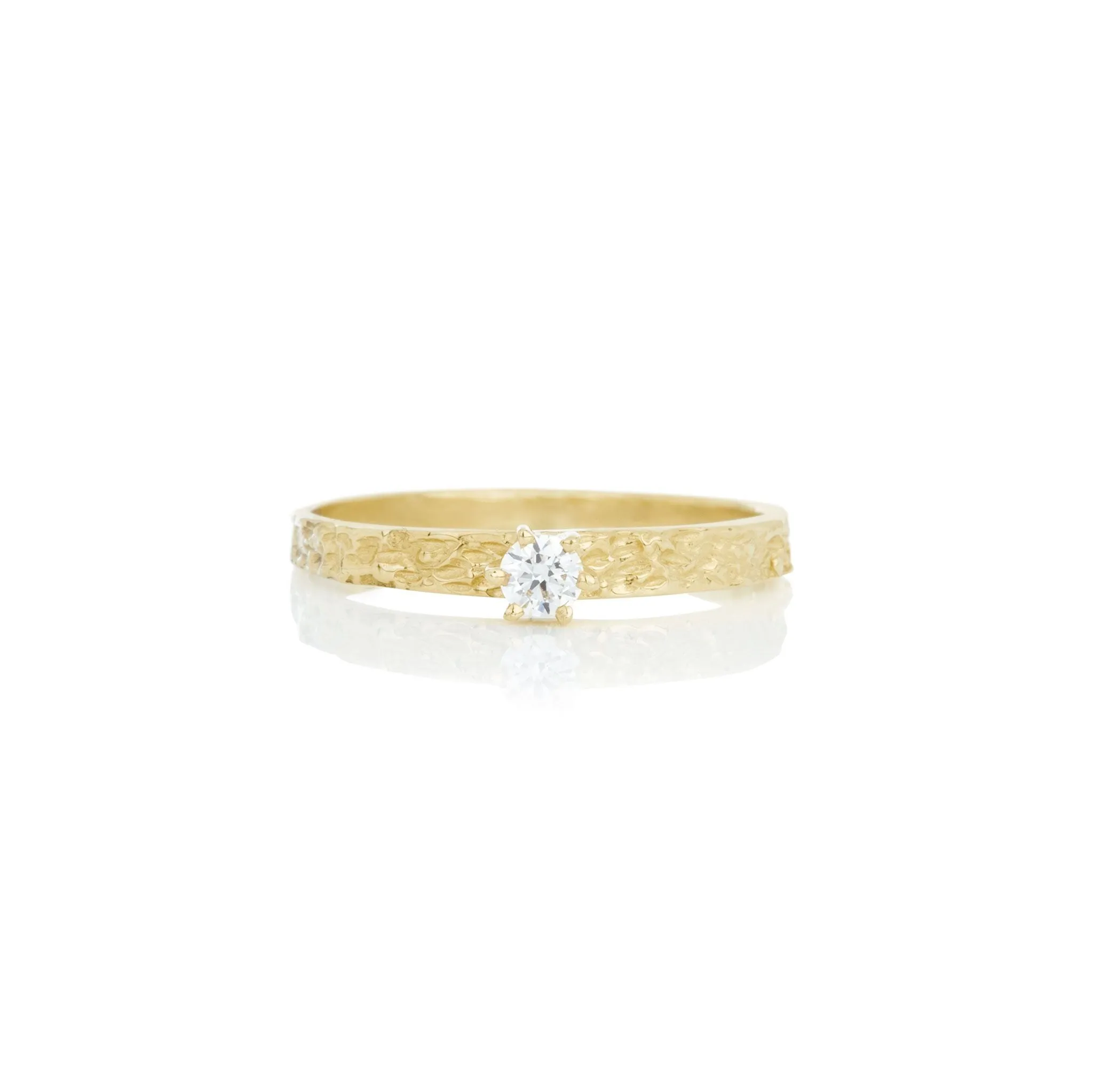 Women's diamond ring