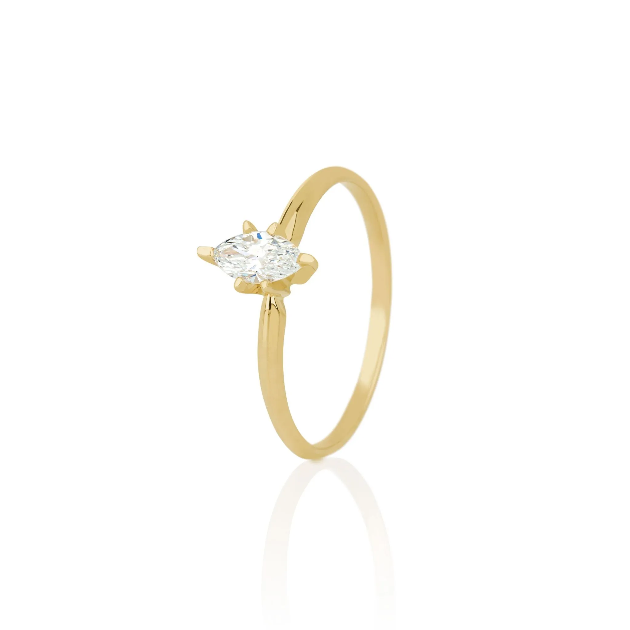 Women's diamond ring