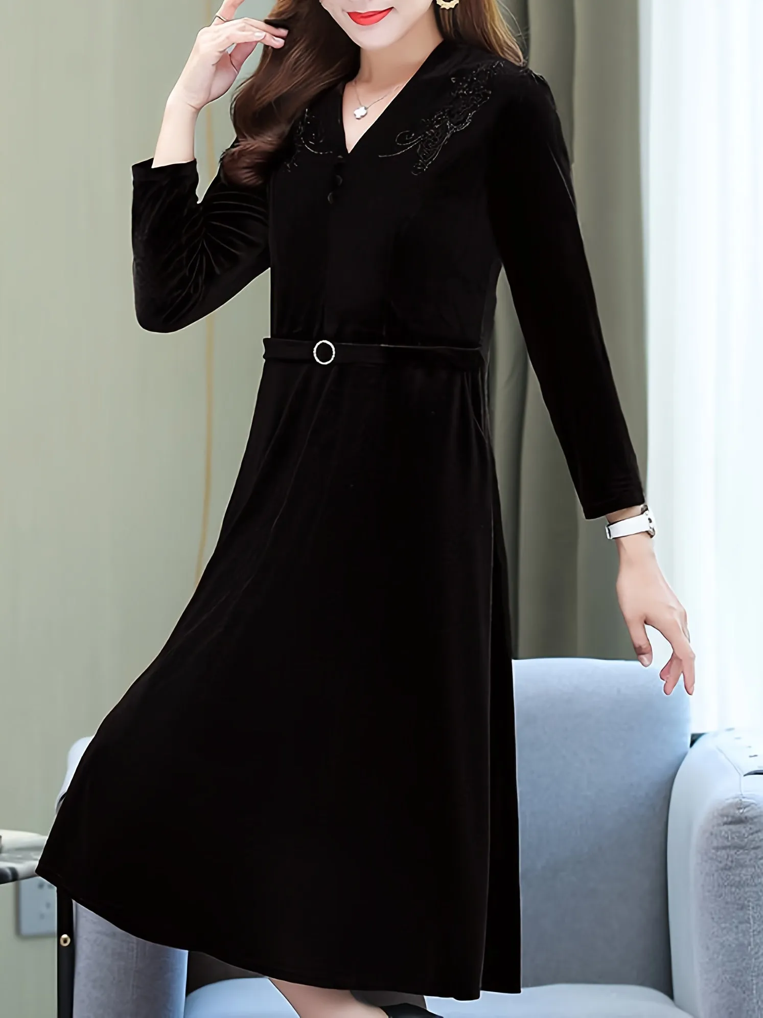 Women's Elegant V-Neck Velvet Large Swing Dress with Long Sleeves