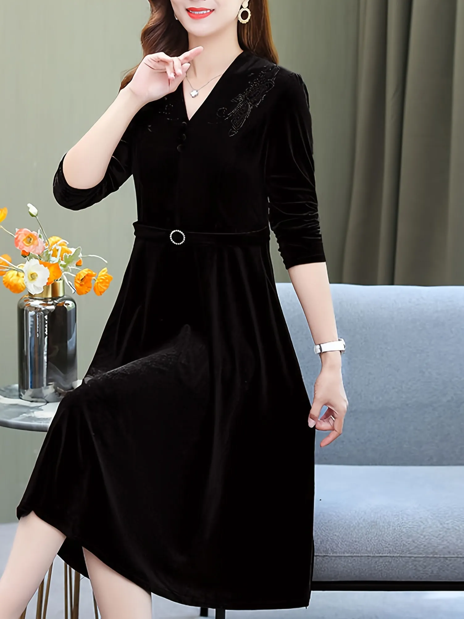 Women's Elegant V-Neck Velvet Large Swing Dress with Long Sleeves