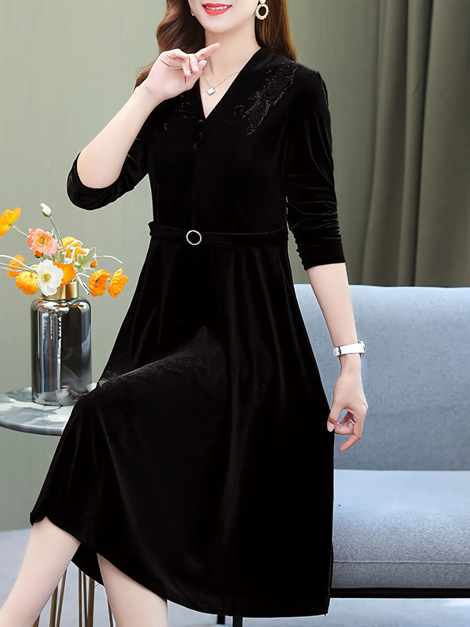 Women's Elegant V-Neck Velvet Large Swing Dress with Long Sleeves