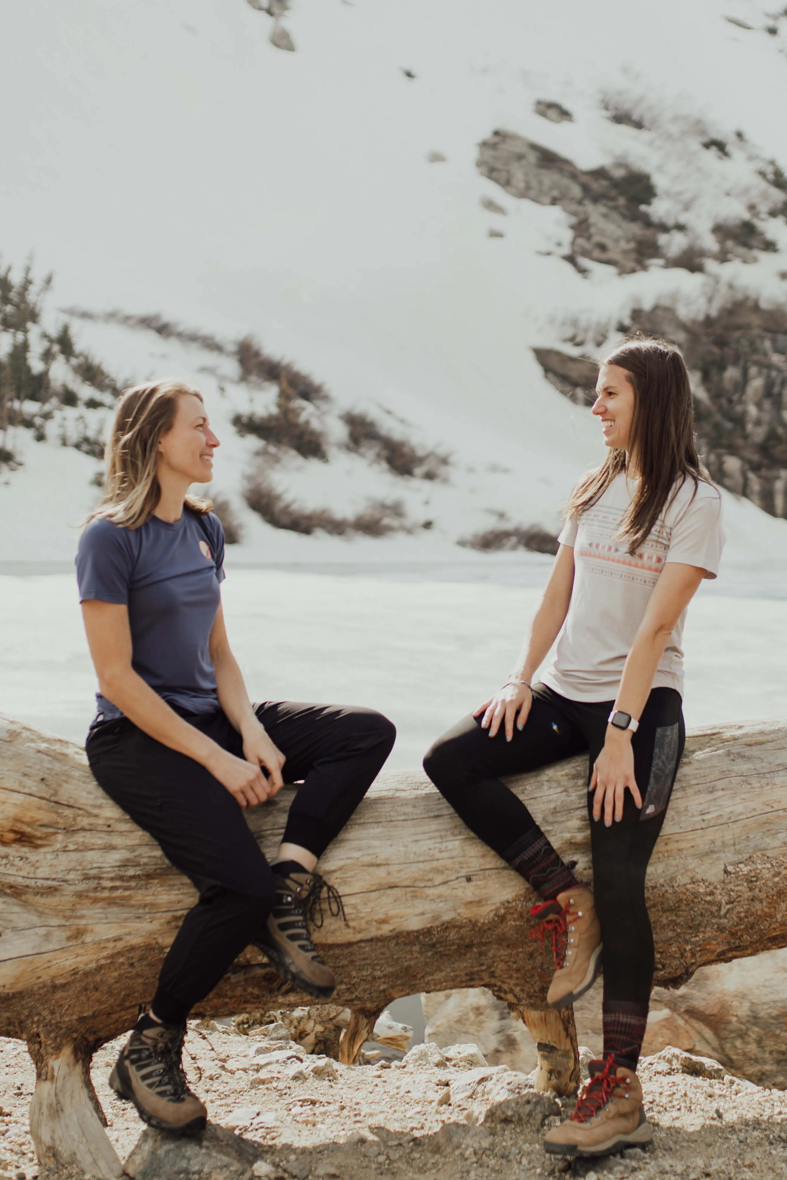 Women's Graphic Traverse Tek Tee