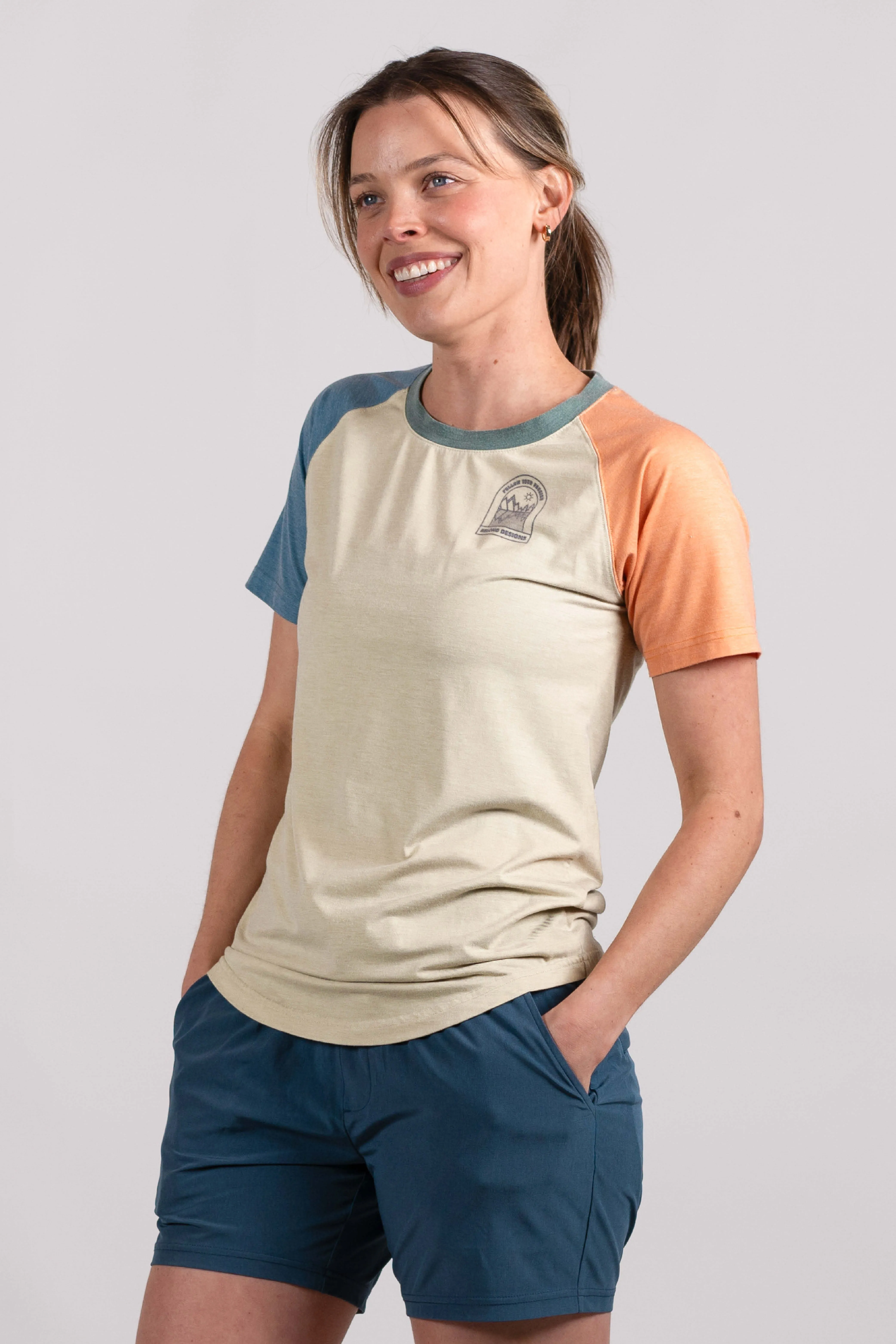 Women's Graphic Traverse Tek Tee