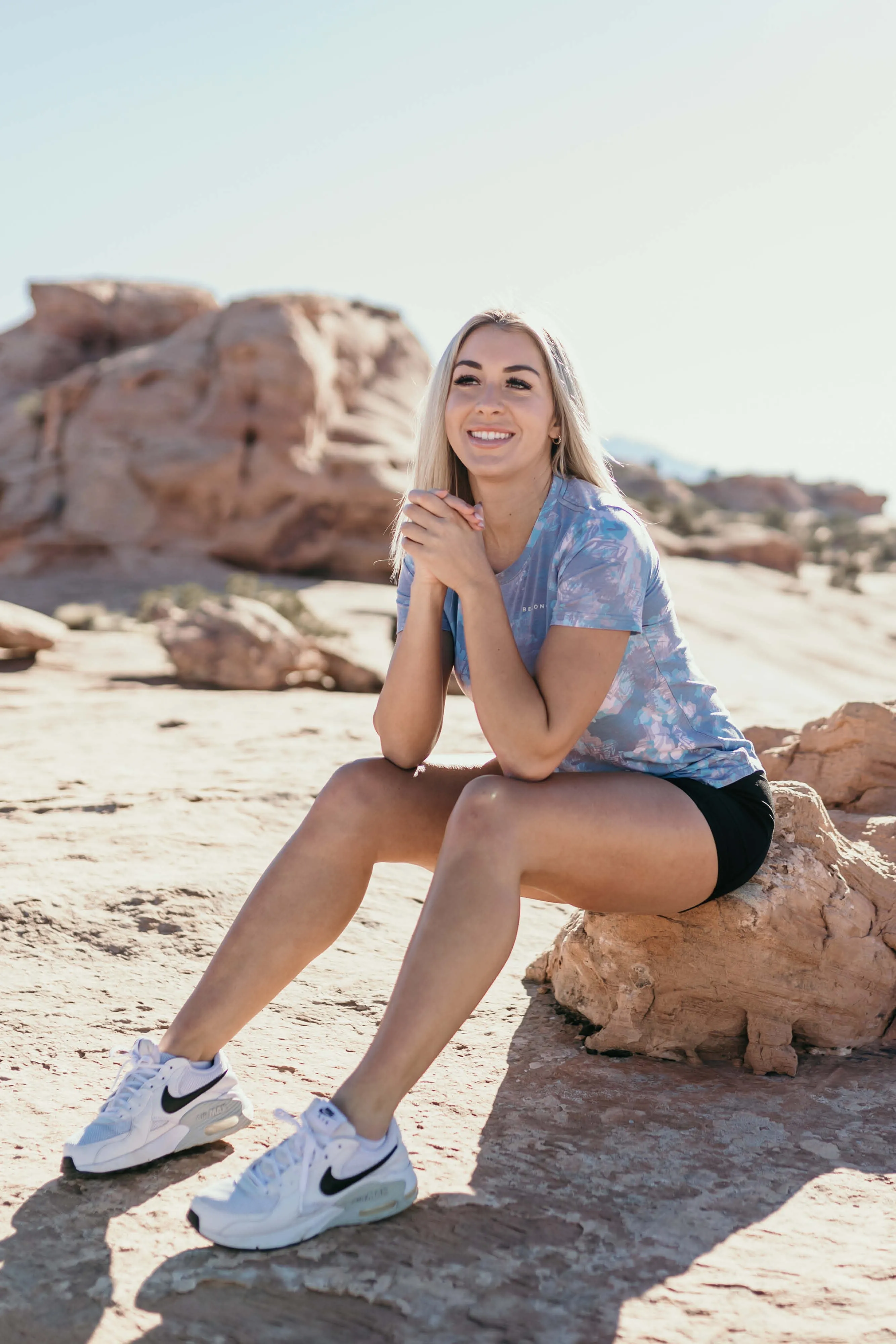 Women's Graphic Traverse Tek Tee