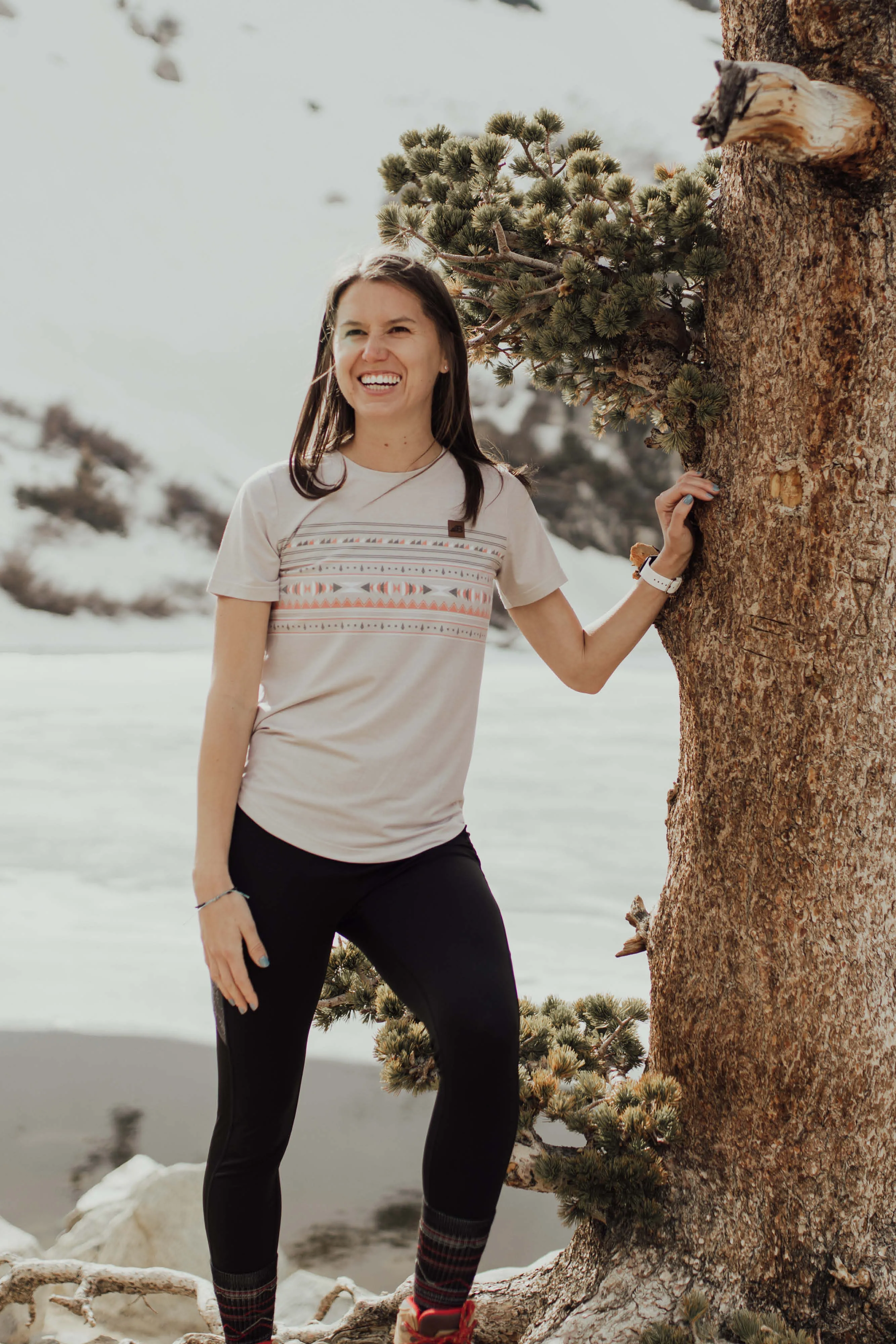 Women's Graphic Traverse Tek Tee