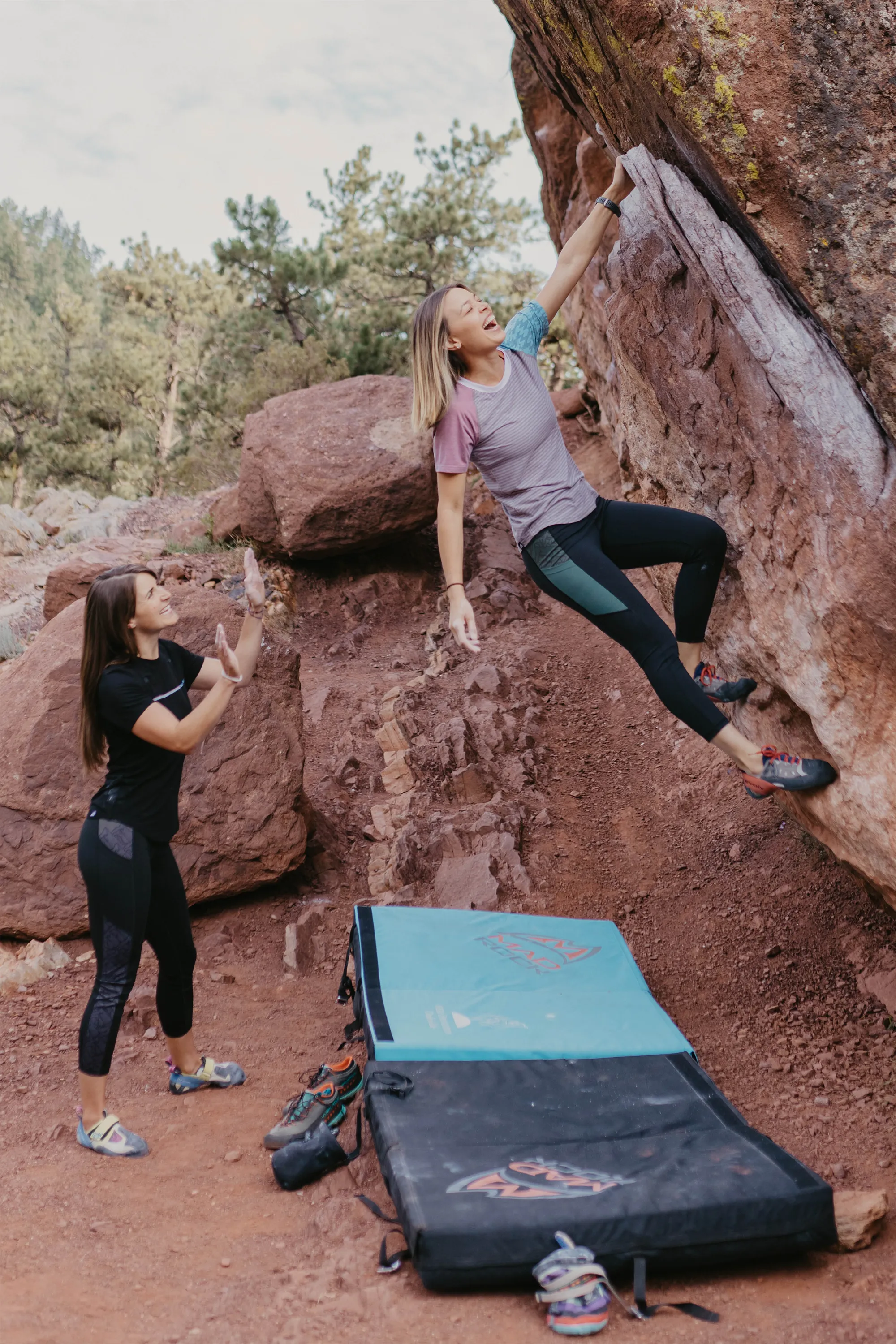 Women's Graphic Traverse Tek Tee