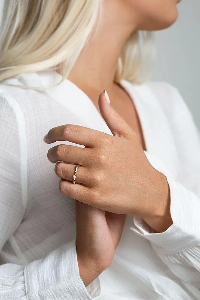 Women's solid gold ring