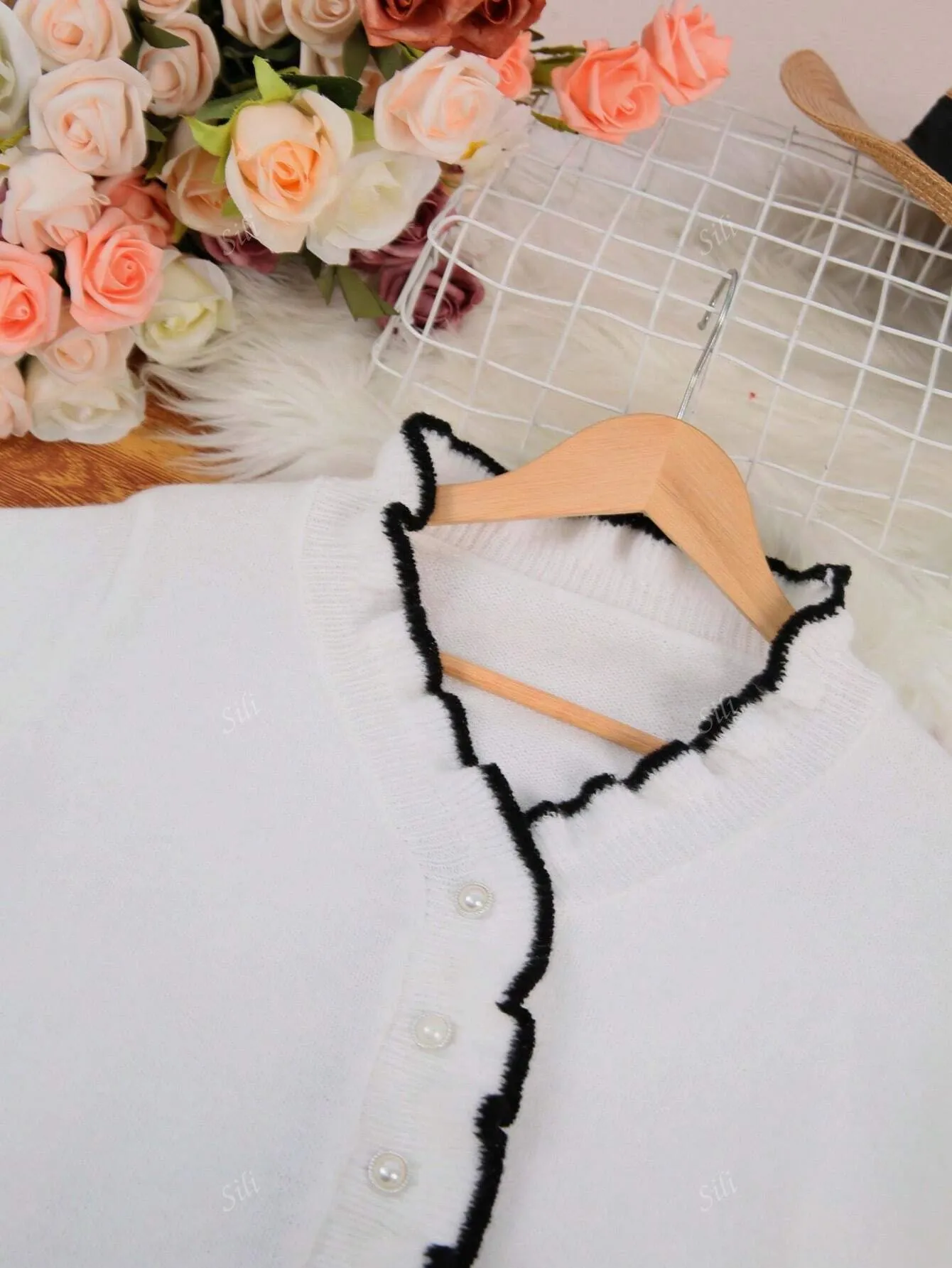 Yara® | Unique long-sleeved V-neck sweater