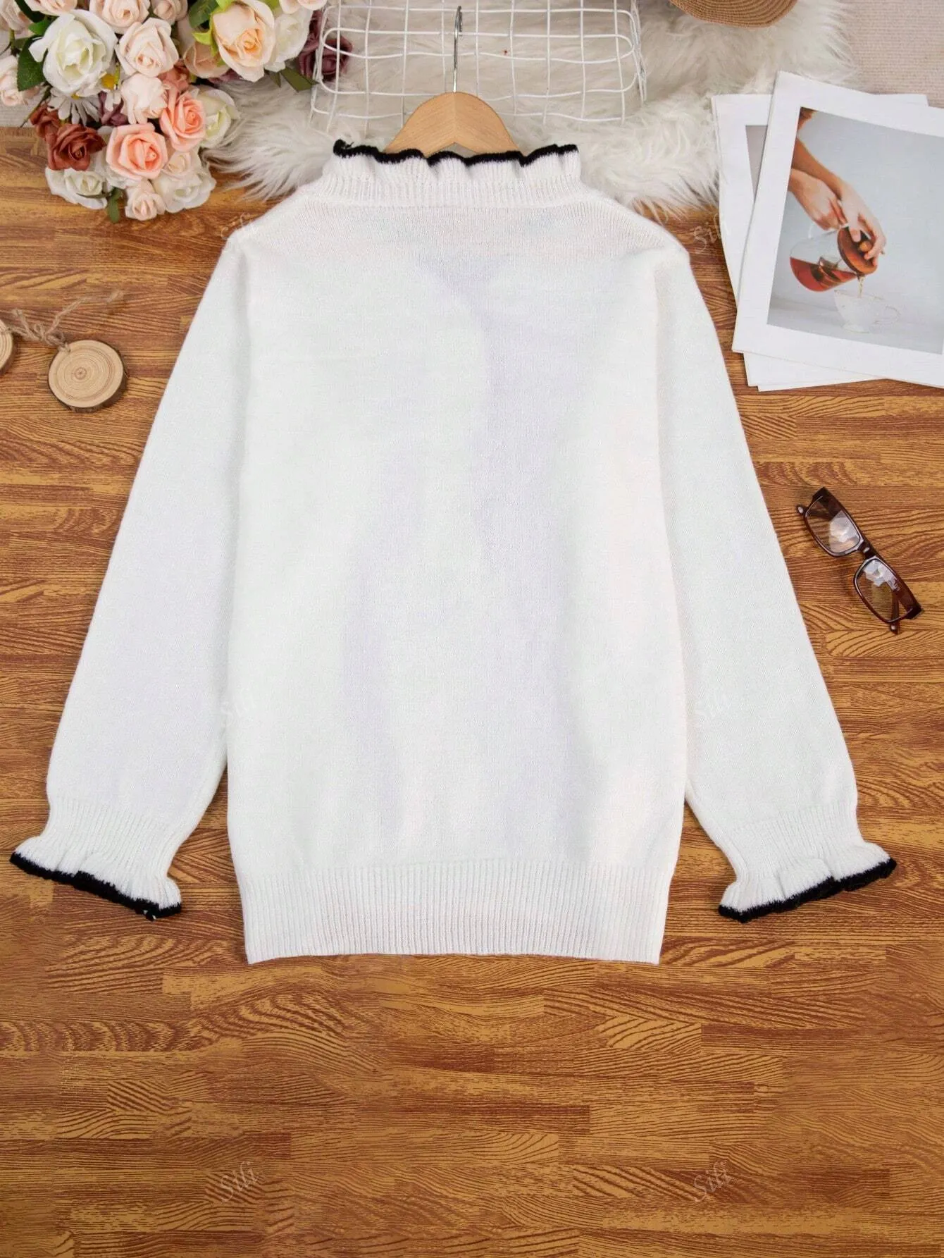 Yara® | Unique long-sleeved V-neck sweater